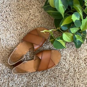 Moving Sale 🏡 Crossover Sandals